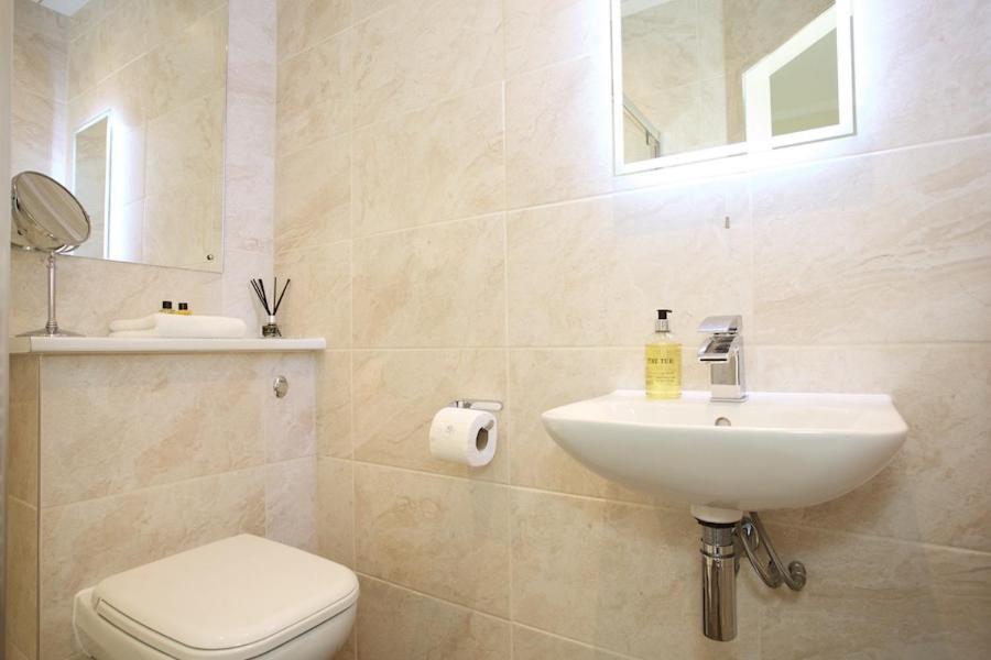 Dunmurray Lodge Guesthouse And Loft Apartment Pitlochry Esterno foto
